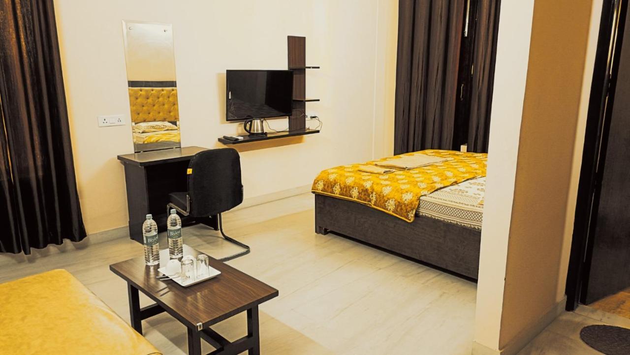 Mi Casa Sector 47 Apartment Gurgaon Exterior photo