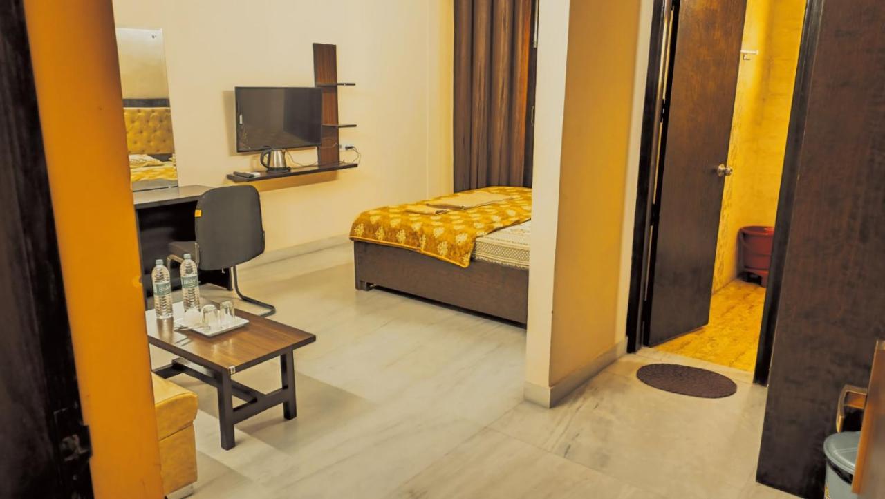 Mi Casa Sector 47 Apartment Gurgaon Exterior photo