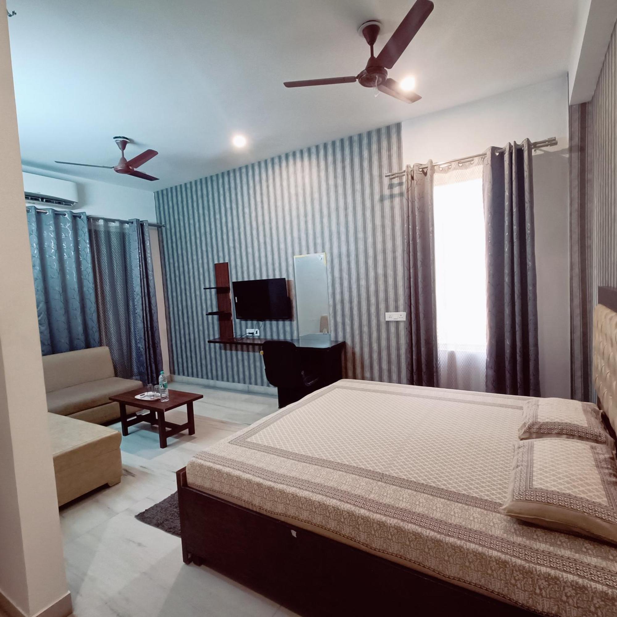 Mi Casa Sector 47 Apartment Gurgaon Exterior photo