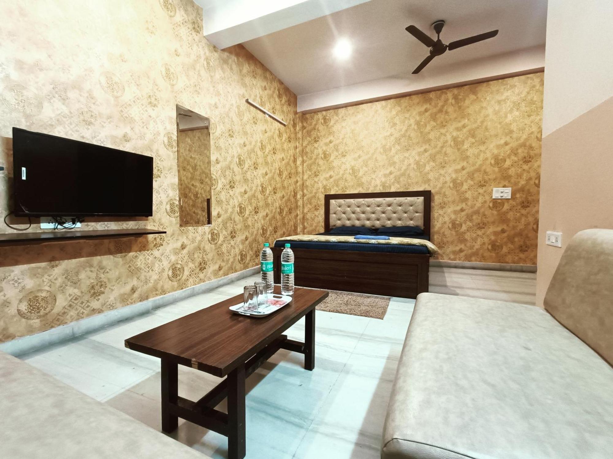 Mi Casa Sector 47 Apartment Gurgaon Exterior photo